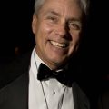 La mulţi ani, Carl Hiaasen!