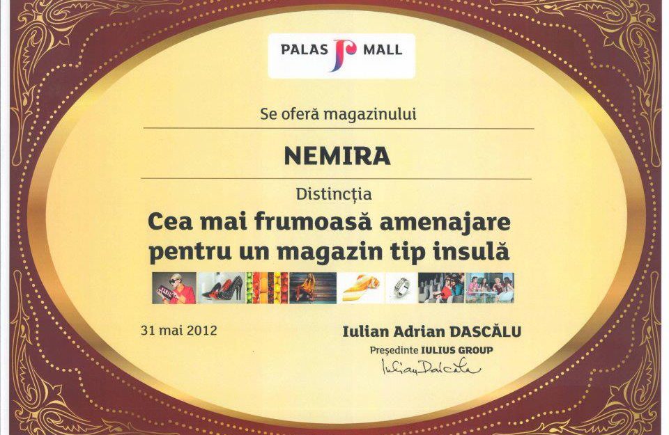 Librăria Nemira Iaşi: “Cea mai frumoasă amenajare pentru un magazin tip insulă”