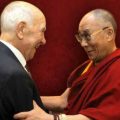 O carte de Stéphane Hessel şi Dalai Lama apare la Nemira în toamnă