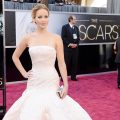 Actriţa din Jocurile Foamei a câştigat Oscarul pentru “Silver Linings Playbook”