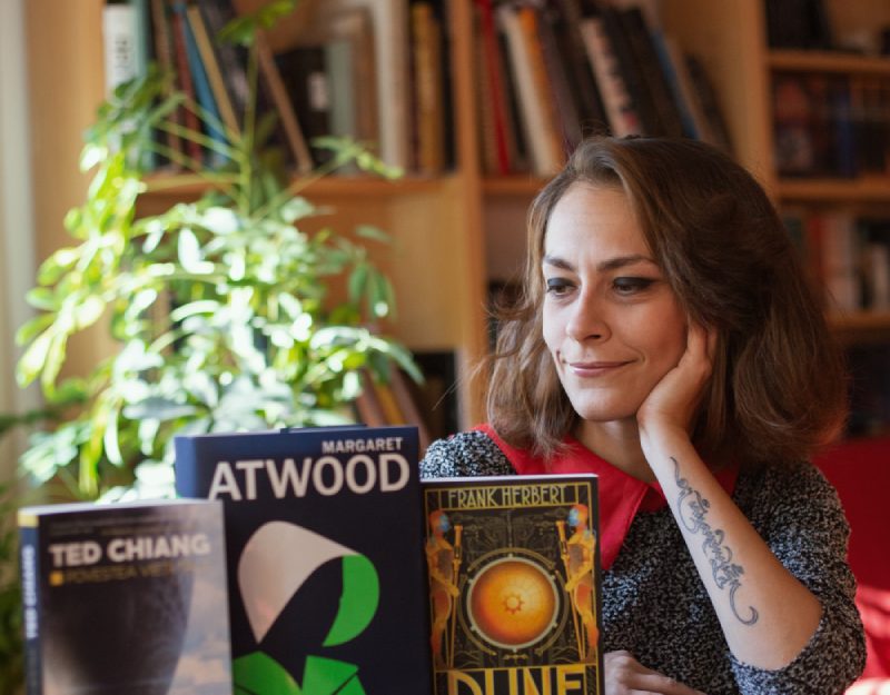 STAFF PICKS [Alexandra Florescu, PR&Brand manager Nemira]: Cum m-am apucat să citesc SFF la 27 de ani