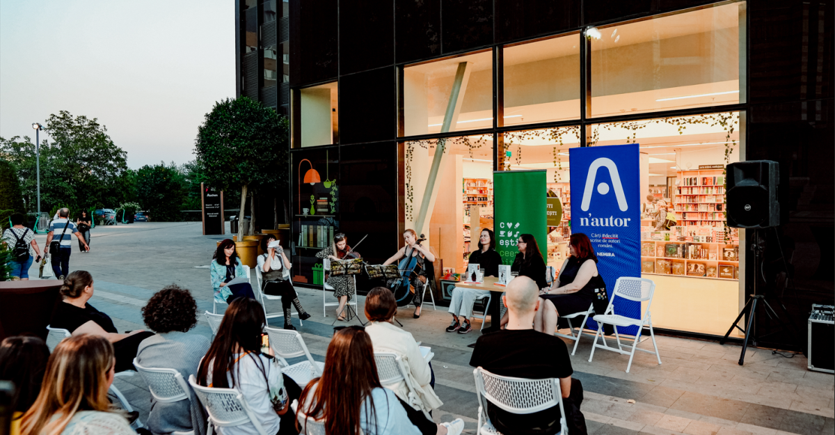 n’autor a scos în stradă sute de cititori de literatură română contemporană